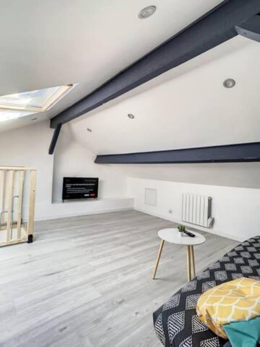 Ferienwohnung Atypique T1 Duplex - Wifi .Parking .Proche .Gare Saint-Quentin  Exterior foto