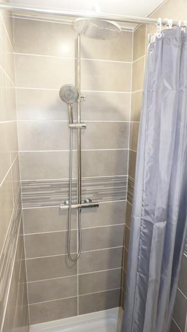 Ferienwohnung Atypique T1 Duplex - Wifi .Parking .Proche .Gare Saint-Quentin  Exterior foto